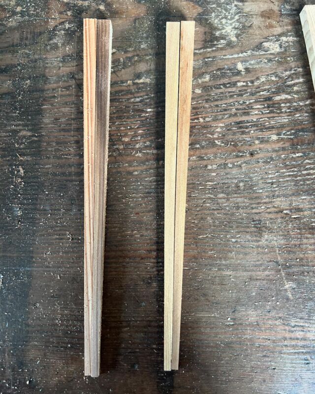 お箸

左　地杉
右　屋久杉

年輪の細かさが全然違います。

箸一つ作るのも奥が深い。
かなり目切れしました。

夏休みの工作にいがでしょう？

#屋久杉 #お土産 #屋久島土産 #屋久島 #夏休み工作 #夏休みの過ごし方 #製材所 #林業 #diyワークショップ#箸